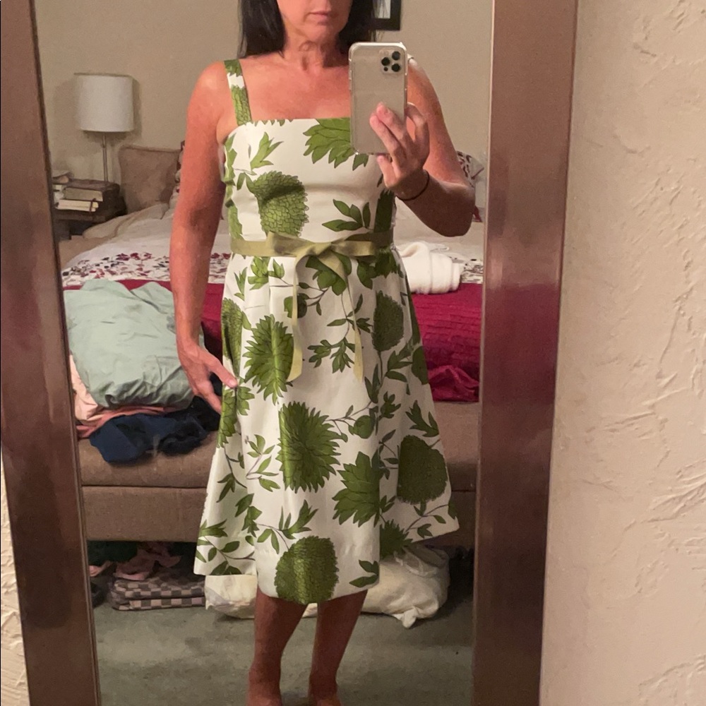 Adorable Jessica Howard Dress in rich green& ivory